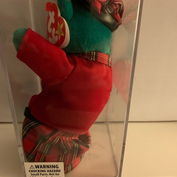 VINTAGE BEANIE BABY BEAR TY BEANIE “ERIN” OUTFITTED MINT DISPLAYED IN CASE 1997 - Picture 12 of 15